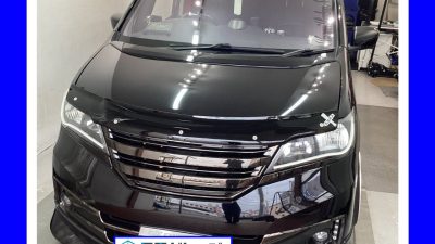 裏組タイヤ交換　１９インチ　日産　セレナ